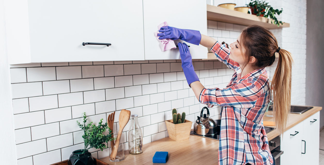 10 Genius Hacks to Clean Your Kitchen