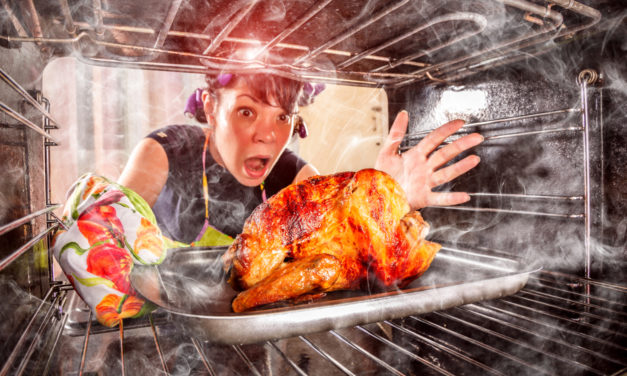6 Disasters to Avoid When Hosting Your First Thanksgiving Dinner
