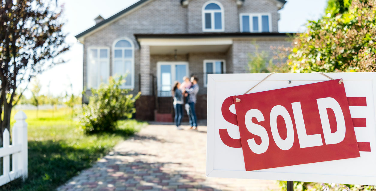 8 Red Flags That Scare Away Potential Home Buyers