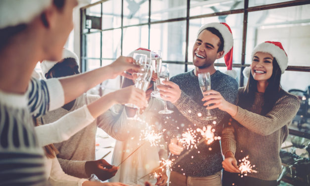 How to Throw an Epic Holiday Bash On a Budget